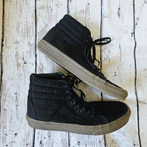 Black High-Top Men's Skate Shoe